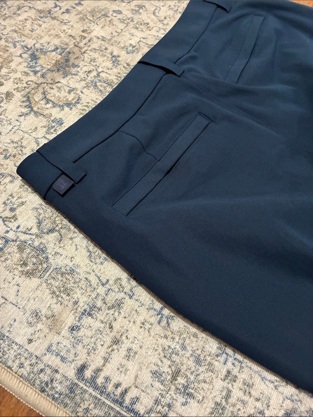 Lululemon Men's ABC classic trouser in Navy Performance Pants - size 33 - Picture 4 of 6
